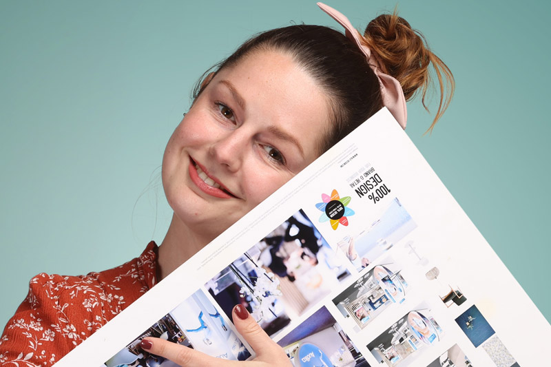 Manon - colour photo